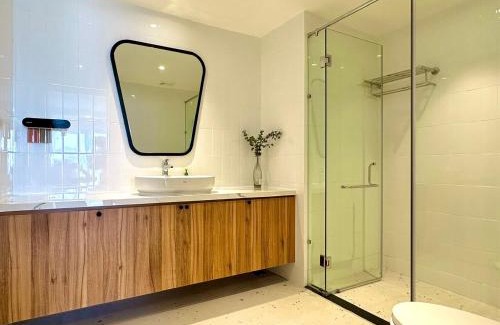 Tran Phu Beach Apartment | Oceanfront Gold Coast Apartment in Nha Trang - 4-Star Stay