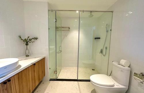 Tran Phu Beach Apartment | Oceanfront Gold Coast Apartment in Nha Trang - 4-Star Stay