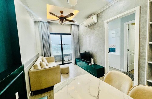 Son Tra Apartment | Pet-Friendly Monarchy B: Oceanfront Oasis in Đà Nẵng