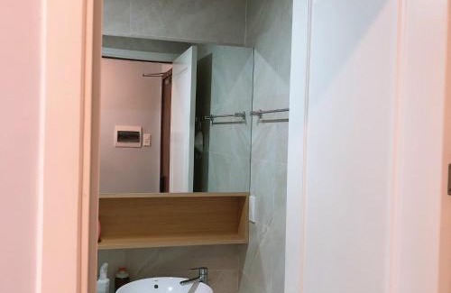 Hue Apartment | Oceanfront Getaway at The Manor Crown - Rated 9/10!