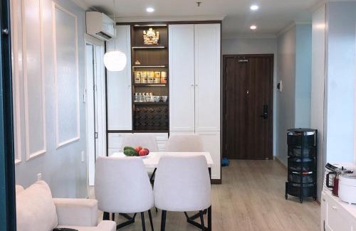 Hue Apartment | Oceanfront Getaway at The Manor Crown - Rated 9/10!