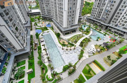 Binh Chanh Apartment | Westgate 2N House: Oceanfront Retreat with Pool & Hot Tub