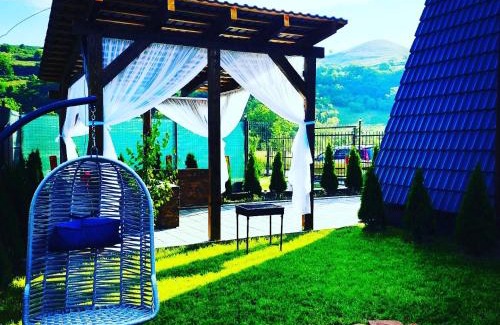 Sebesel Cabin | Cozy Retreat at Căsuța din Zăvoi Awaits You