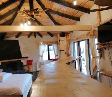 Fundata Ski Chalet | Guest Rated Căsuța Con: Ideal for Families & Relaxation