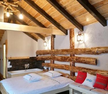 Fundata Ski Chalet | Guest Rated Căsuța Con: Ideal for Families & Relaxation