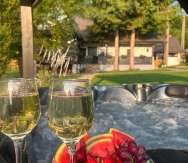 Firiza Villa | Guest Rated 10/10 at Căsuța cu doi brazi - Pet Friendly Retreat
