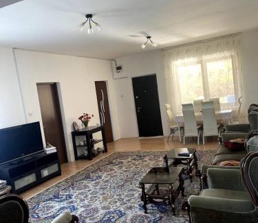 Bradu House | Discover Căsuța de la țară: Pet-Friendly Getaway