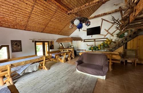 Vernesti House | Enchanting Căsuțele din pădure: Top-Rated Getaway
