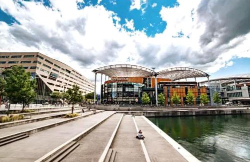 Perrache Apartment | Discover Cœur de Confluence: Ideal for Family Getaways