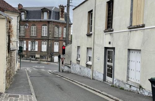Clermont Apartment | Modern Comfort in Cœur de Ville: Rated 8.7/10 by Guests