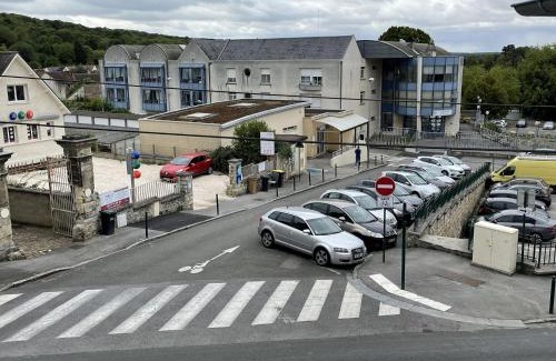 Clermont Apartment | Modern Comfort in Cœur de Ville: Rated 8.7/10 by Guests