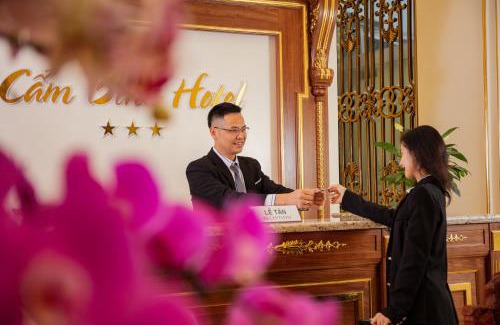 Cam Pha Hotel | Cẩm Bình Hotel: Ocean View & Family-Friendly Comfort