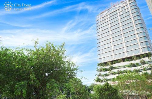 Vinh Hotel | Elegant Cửa Đông Luxury Hotel: Pool, Spa & 5-Star Comfort