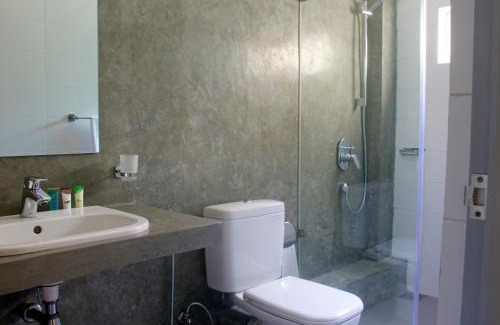 Fort Hotel | Budget-Friendly Stay at C 1 Colombo Fort - Family Friendly