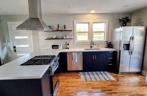 Lawrence House | Relaxing Retreat Near Lawrence City with Spa & Kitchen