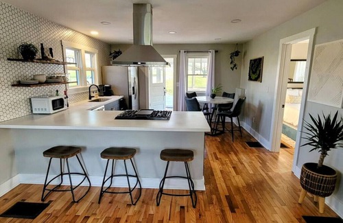 Lawrence House | Relaxing Retreat Near Lawrence City with Spa & Kitchen