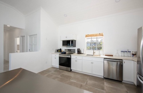 Double Bay House | Relaxing C Breeze 4 Bedroom Home with Oceanfront Views