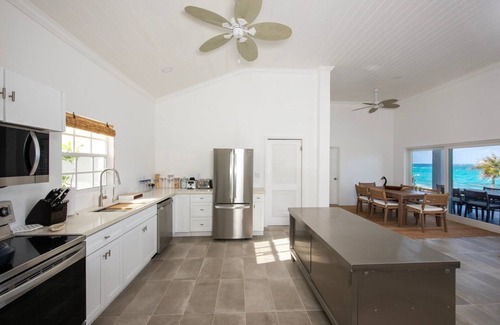 Double Bay House | Relaxing C Breeze 4 Bedroom Home with Oceanfront Views