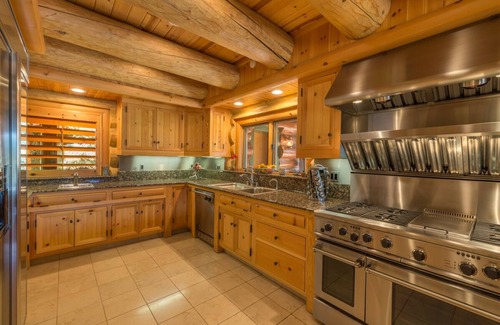 Valley Ranch House | Explore C & C Lodge: Family-Friendly Retreat with Kitchen