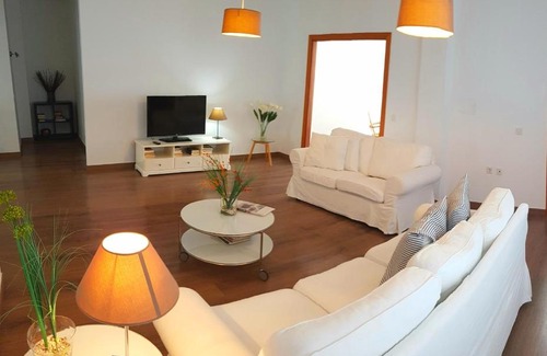 El Guincho House | Family-Friendly Retreat at C D Domínguez - 9.4/10 Rating