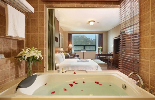 Wuyishan Hotel | Top-Rated C&D Resort Wuyishan with Spa and Pool Access