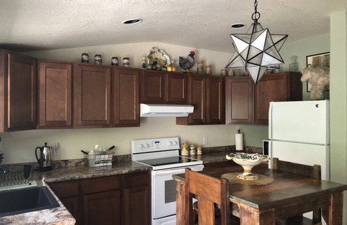 Hot Springs Cottage | Pet-Friendly Getaway at C&D's Cottage - Rated 10/10