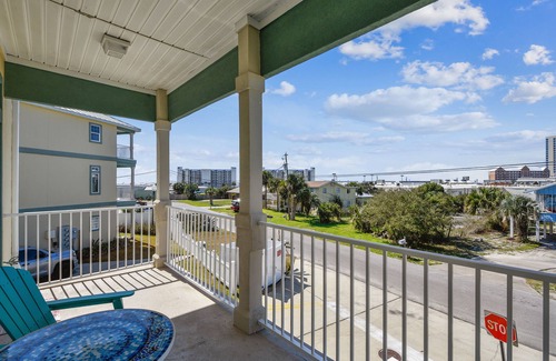 El Centro Beach Condo | Enjoy Family-Friendly Amenities at C Dreams by Book That Condo