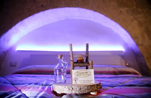 Altamura Bed & Breakfast | Discover C'era Una Volta... with Hot Tub & Family-Friendly Fun