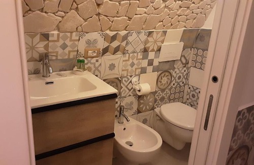 Altamura Bed & Breakfast | Relax at C'era una volta: Hot Tub & Breakfast Awaits!