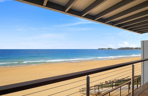 Wamberal House | Experience C'EST LA VIE: Beachfront Oasis with Pool