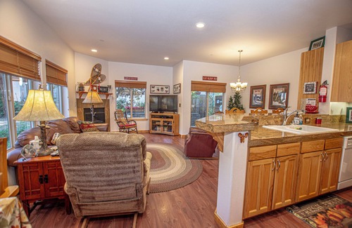 Kings Beach Condo | Updated Kings Beach Townhouse: Steps from Lake & Spa Access