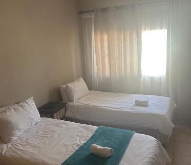 Mokopane Hotel | C'est Si Bon Accommodation at 73 Geyser, Mokopane