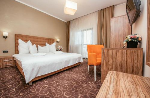 Drobeta-Turnu Severin House | Pet-Friendly C Guest House: Enjoy Breakfast & Family Amenities