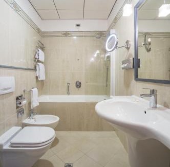 Central Station Hotel | Discover c-hotels Atlantic: 4-Star Stay with Pet-Friendly Perks