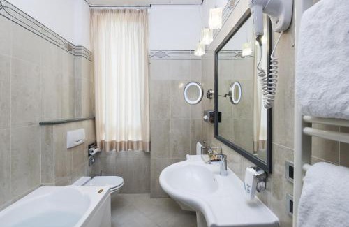 Central Station Hotel | Discover c-hotels Atlantic: 4-Star Stay with Pet-Friendly Perks