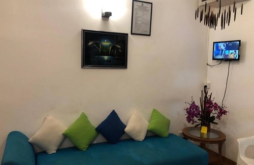 Pamunugama Bed & Breakfast | Budget-Friendly C J Beach Resort with Pool and Breakfast