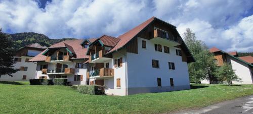 Giez Apartment | Oceanfront Escape at C le Birdie - Rated 9.3/10 by Guests