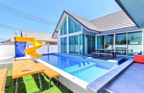 Cha-am Villa | Explore C Pool Villa Cha-am: Family-Friendly Retreat