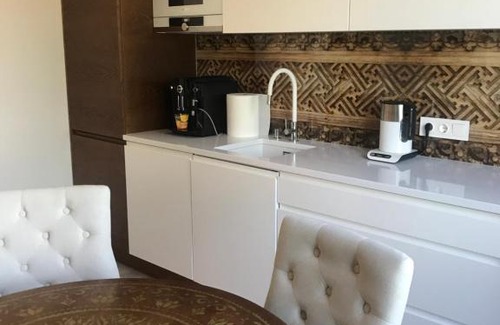 Kesklinn Apartment | Top-Rated C.R Jakobsoni with Hot Tub & Family-Friendly Features