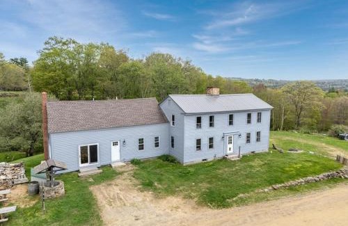 Loudon Apartment | C-Sarah Whitehouse Suite on Miles Smith Farm