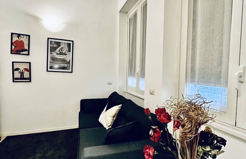 Porta Romana Apartment | Modern Comfort at C.so Lodi Apartment with Spa & Hot Tub