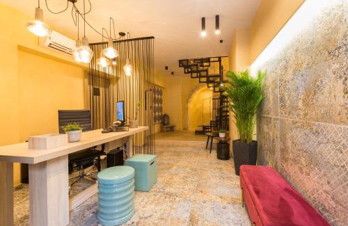 Old Town Rethymnon Apartment | Discover C Suites: Top-Rated Stay with Breakfast & Hot Tub