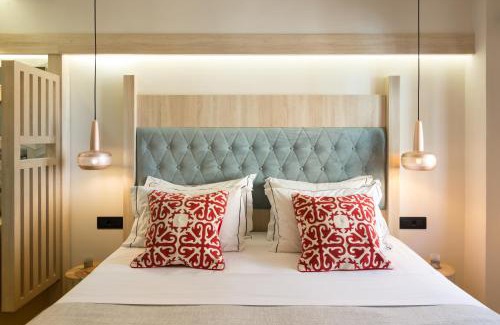 Old Town Rethymnon Apartment | Discover C Suites: Top-Rated Stay with Breakfast & Hot Tub