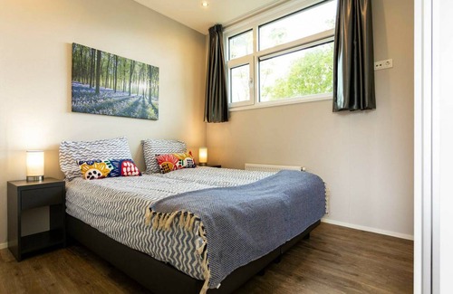 Cromvoirt Resort | Deluxe Oceanfront Suite for Four: Pet Friendly & Fun