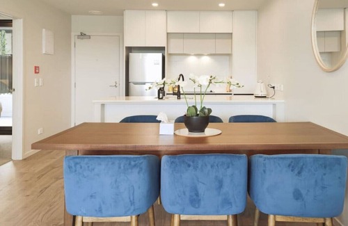 Albany Apartment | Family-Friendly 2 Bedroom Apartment with Breakfast Included
