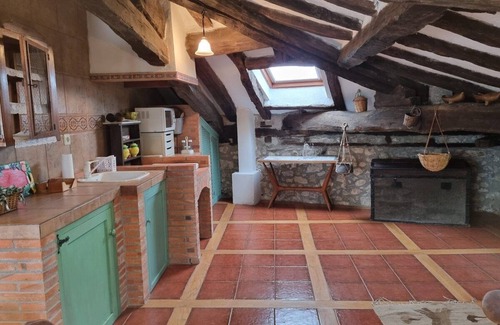 Colindres Apartment | Cozy Ático with Spa and Kitchen in Colindres