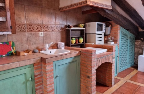 Colindres Apartment | Cozy Ático with Spa and Kitchen in Colindres