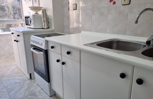 Somo Apartment | Relaxing Retreat at Apartamento Somo with Spa & Kitchen