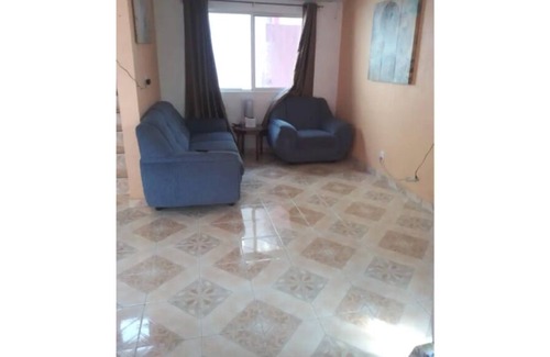 Toluca Municipality House | Cozy Retreat at The CCC House with Spa and Breakfast