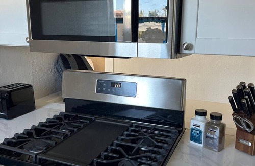 South Berkeley Apartment | Cozee Bay: Private Room with Spa & Kitchen in Berkeley